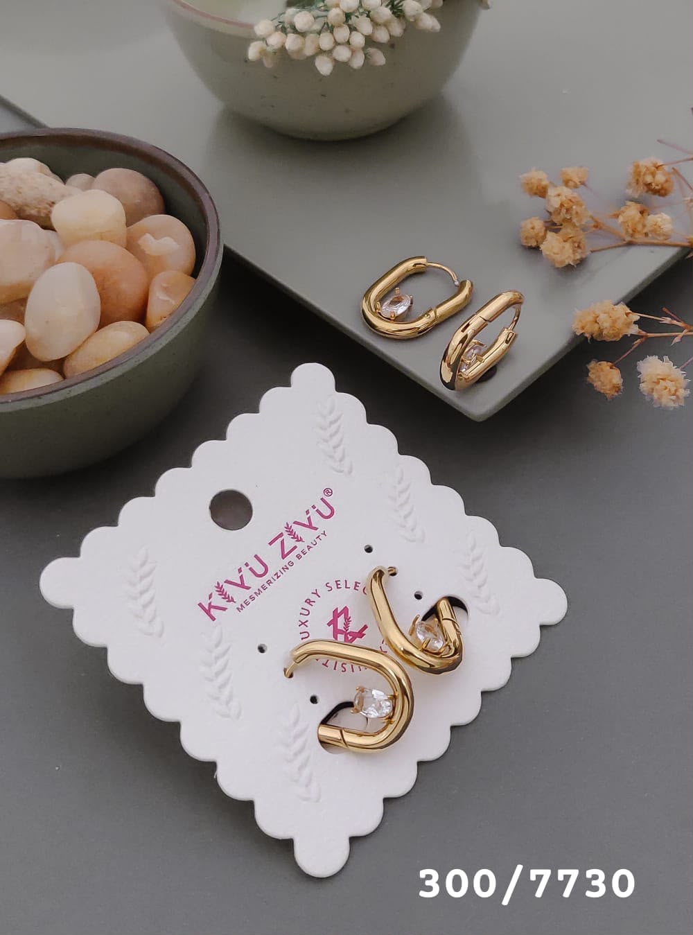 Gold-Tone Curved Crystal Hoop Earrings – 300/7730