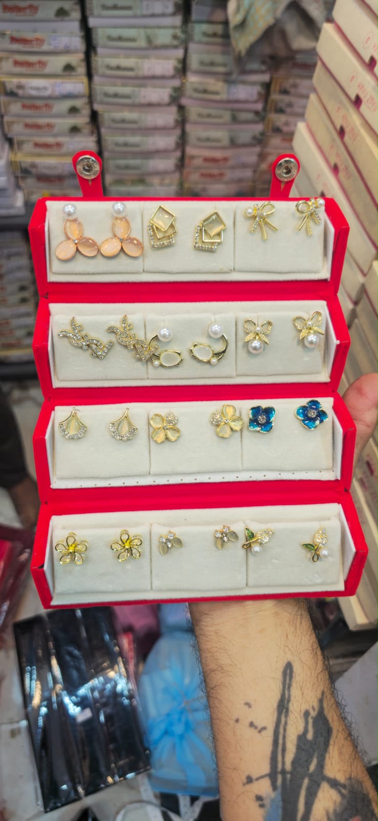 Trendy Fashion Earrings Collection – Assorted Pearl, Floral & Statement Earrings